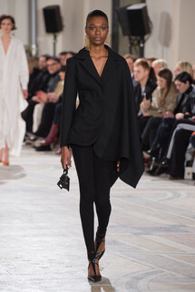 Jacquemus Fall 2018 Ready-to-Wear , Jacquemus осень зима 2018 , Fashion show , неделя моды в Париже , PFW , Mainstyles